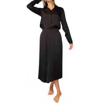 NEW THE BURGESS COLLECTION sarah pleated satin midi skirt in black